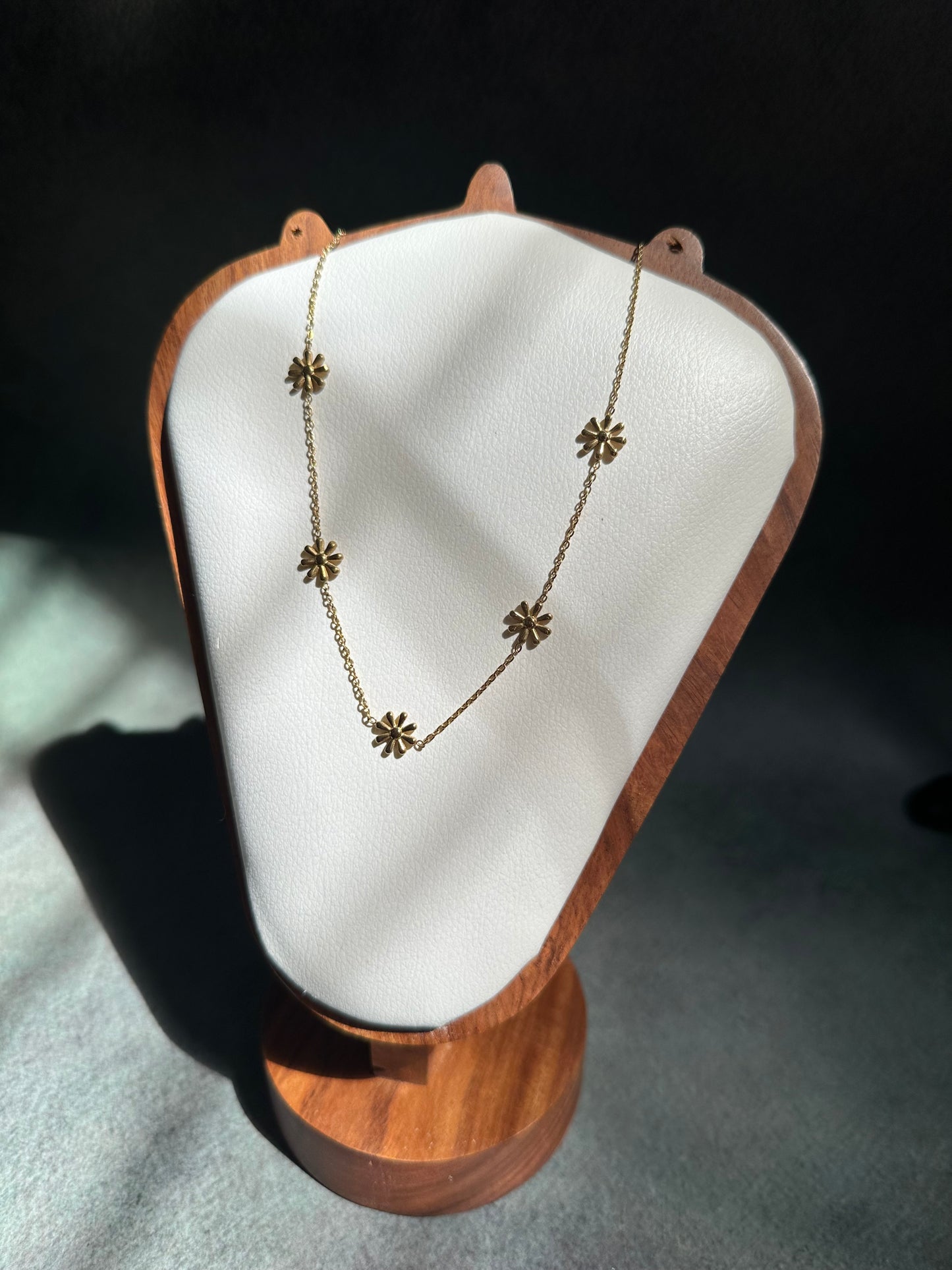 Fleura Golden Necklace