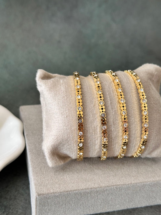 Minimal Bangle (1 piece)