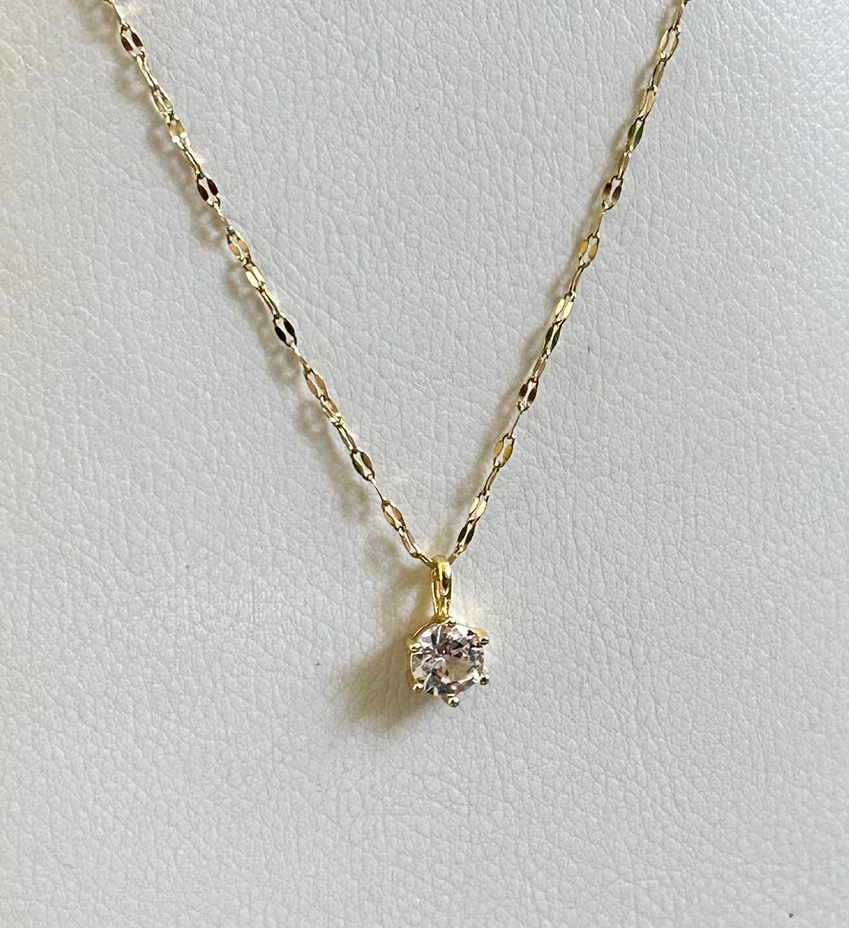 Single Stone Pendent