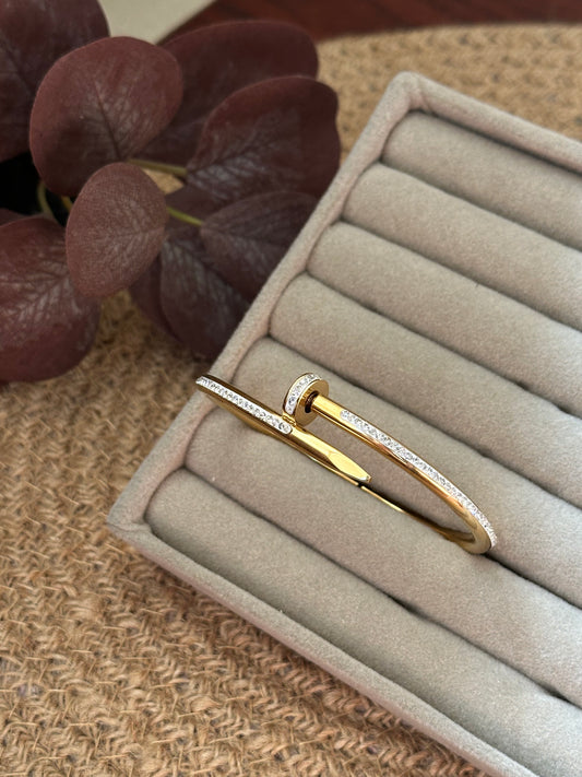 Special Nail Bangle
