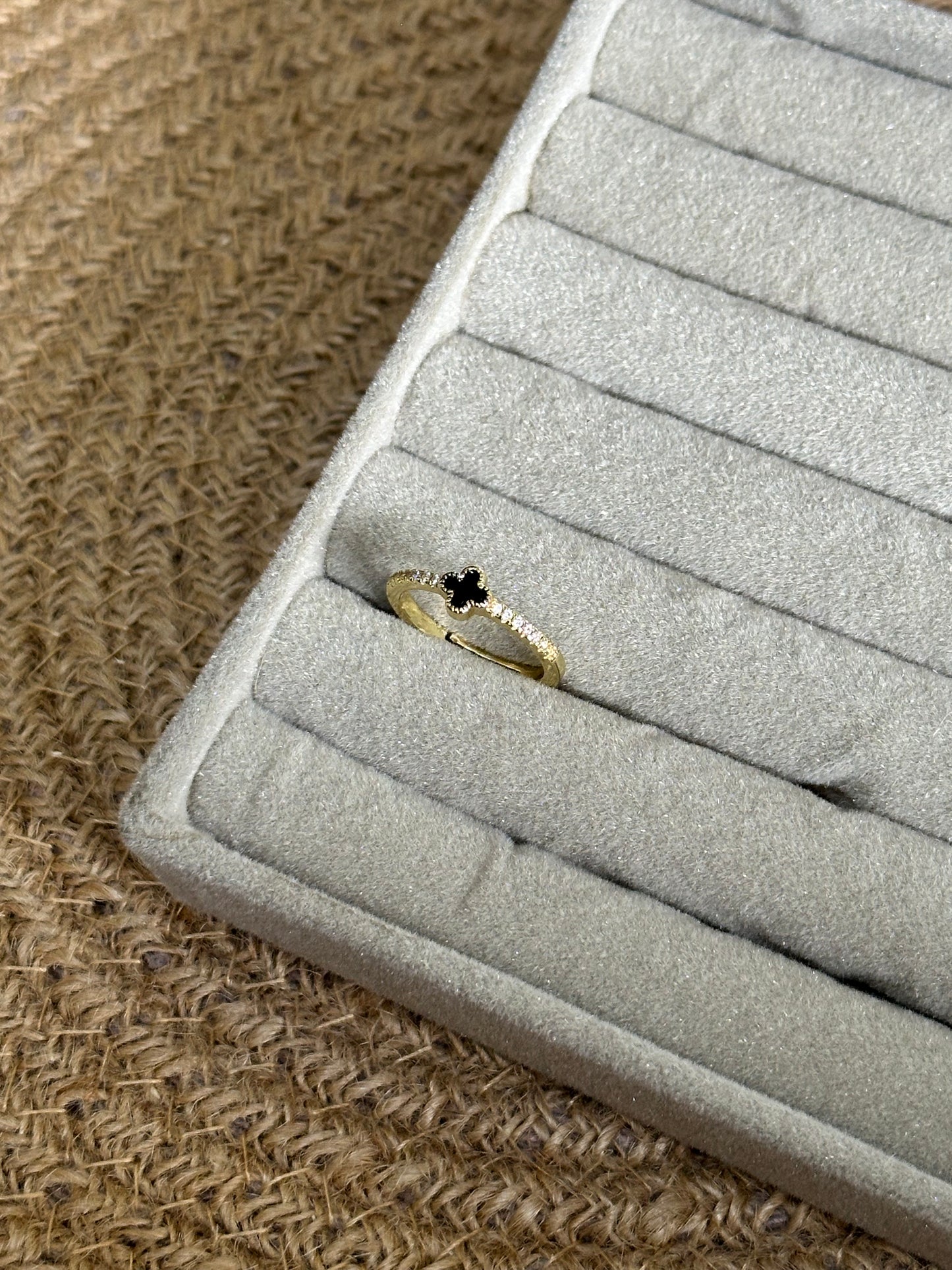 Mini Clover Ring