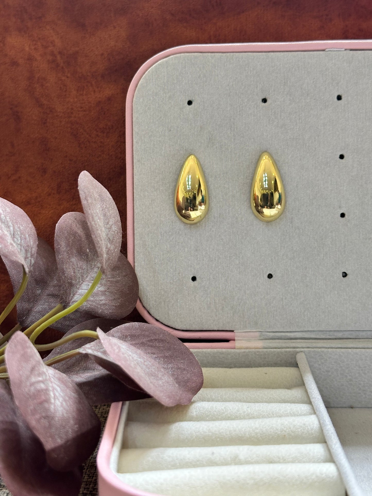 Shell Stud