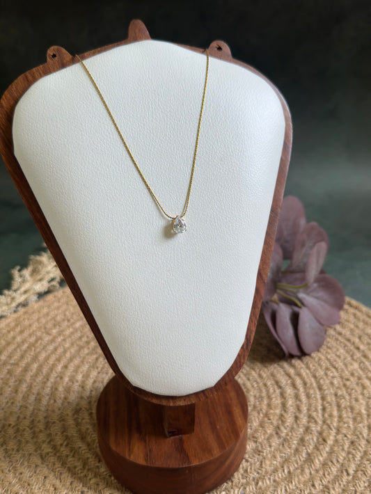 Solitaire Neckpiece